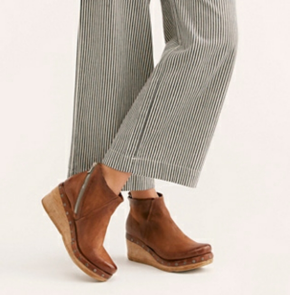 as 98 below sunset clog boot